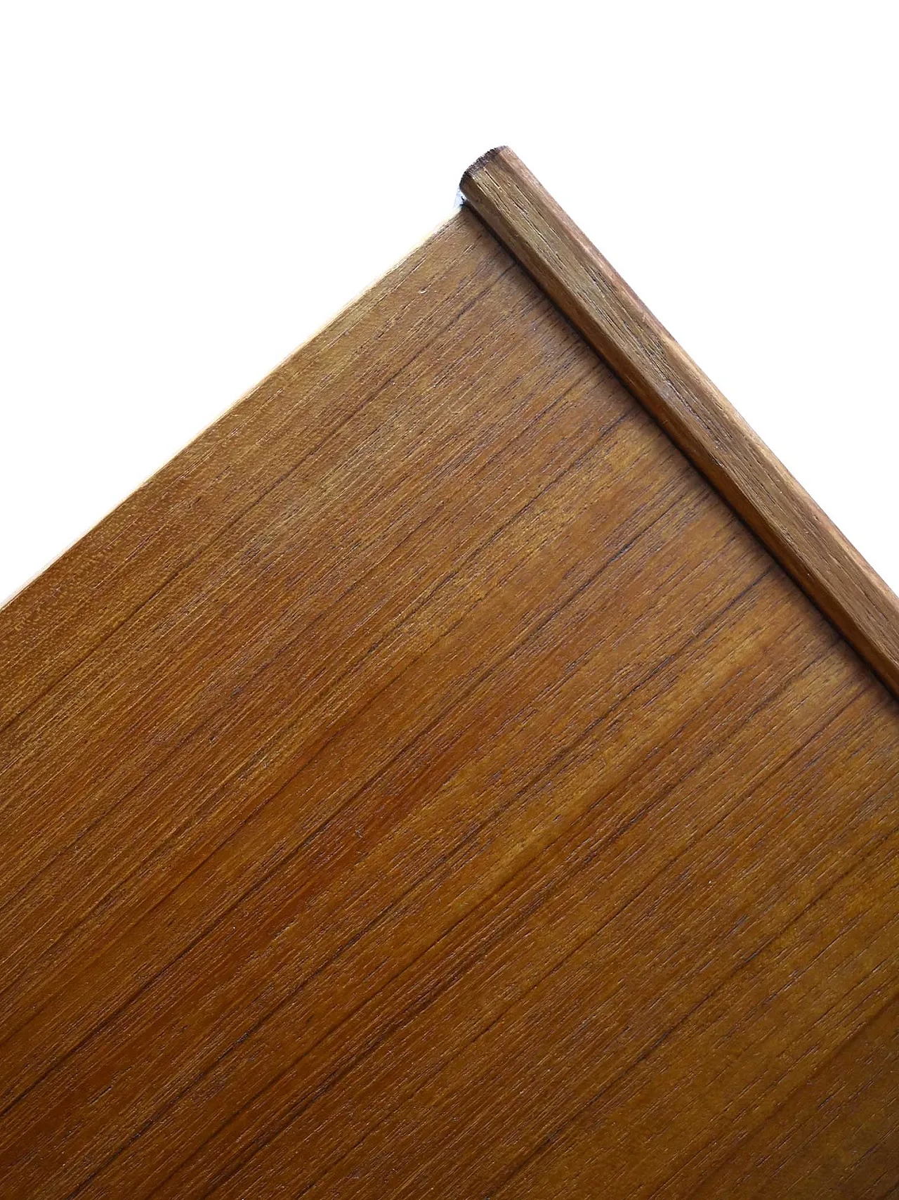 Credenza scandinava con vetrinetta 11