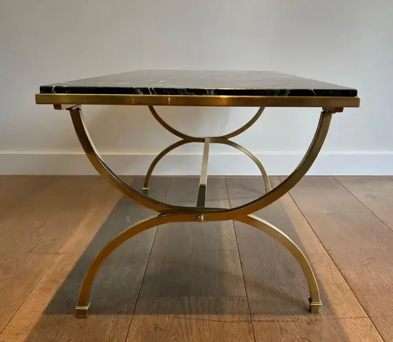 Tavolino in ottone con piano in marmo di Maison Jansen, anni '40 3