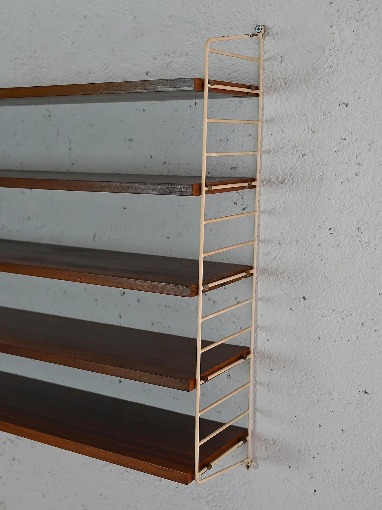 Vintage shelves 3