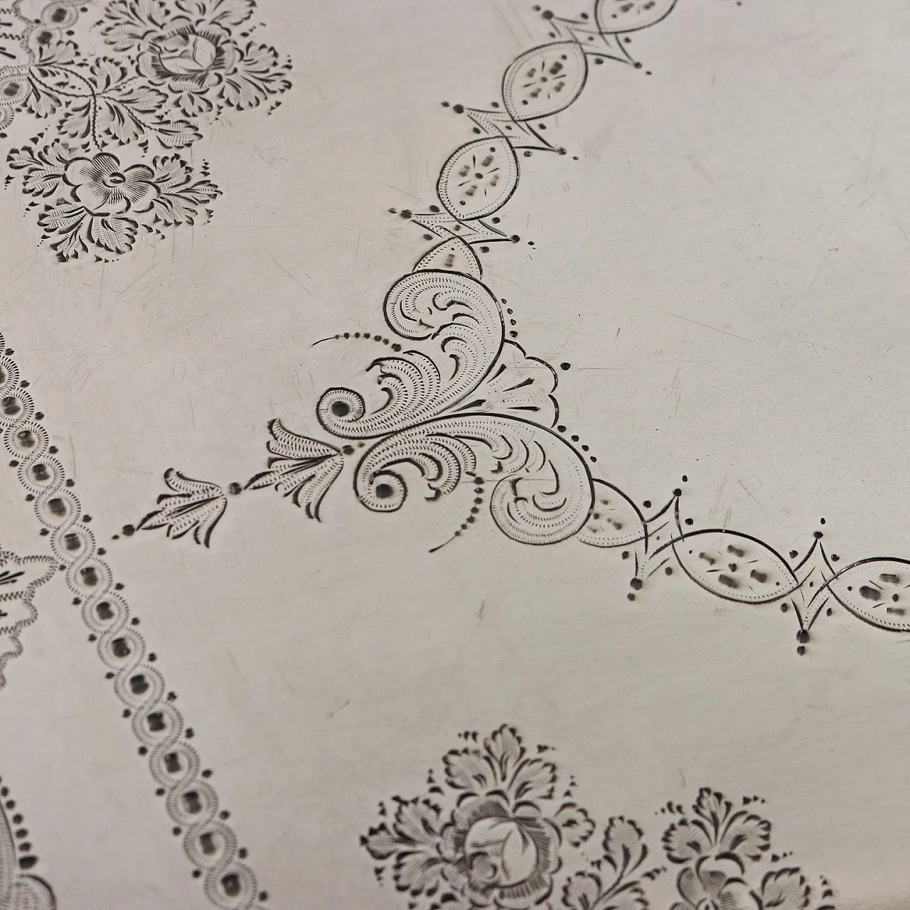 Vassoio in argento di gioielleria West & Son Dublino, fine '800 6