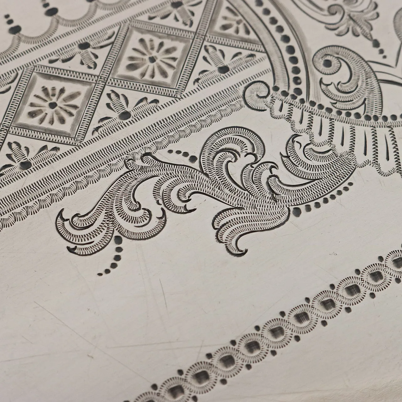 Vassoio in argento di gioielleria West & Son Dublino, fine '800 8