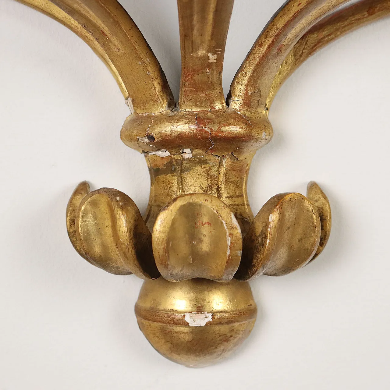 Pair of lacquered shelf consoles, second half 19th century 10