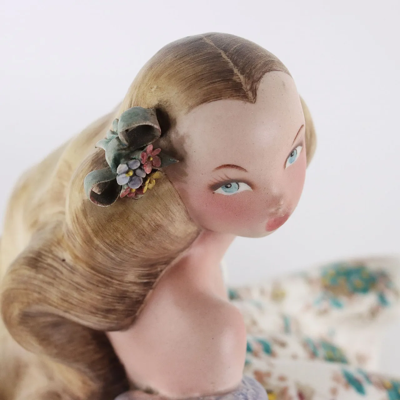 Scultura di fanciulla in ceramica di Tiziano Galli, anni '50 4