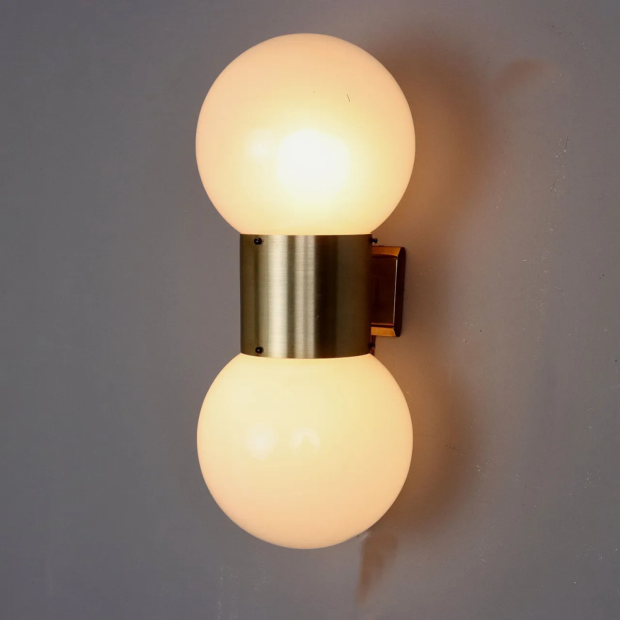 Wall lamp in chrome-plated aluminium and glass, late 20th century 3