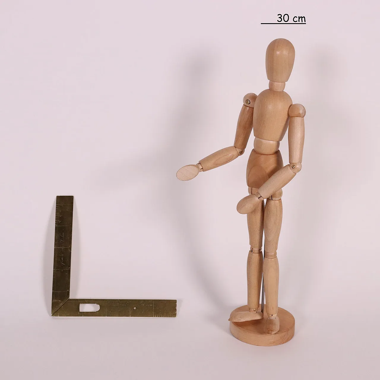 Square and level with plumb line in brass by Butterfield in Paris, end of '500 2