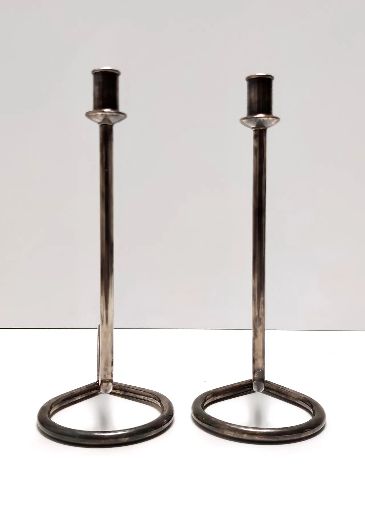 Minimalist pair candleholders in the Style of Sabattini, 90s 3