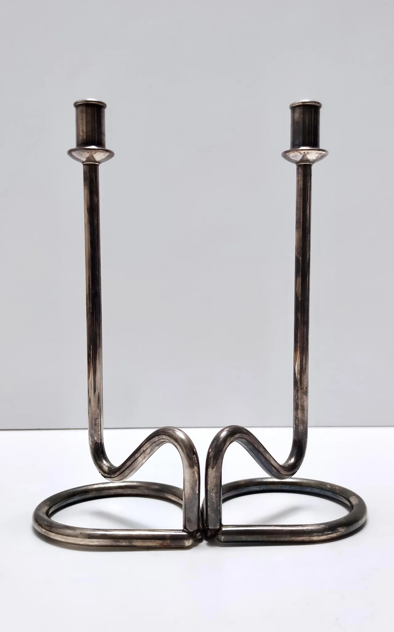 Minimalist pair candleholders in the Style of Sabattini, 90s 6
