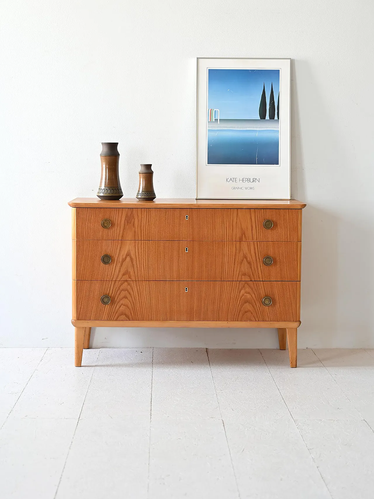 Cassettiera vintage con pomelli 1