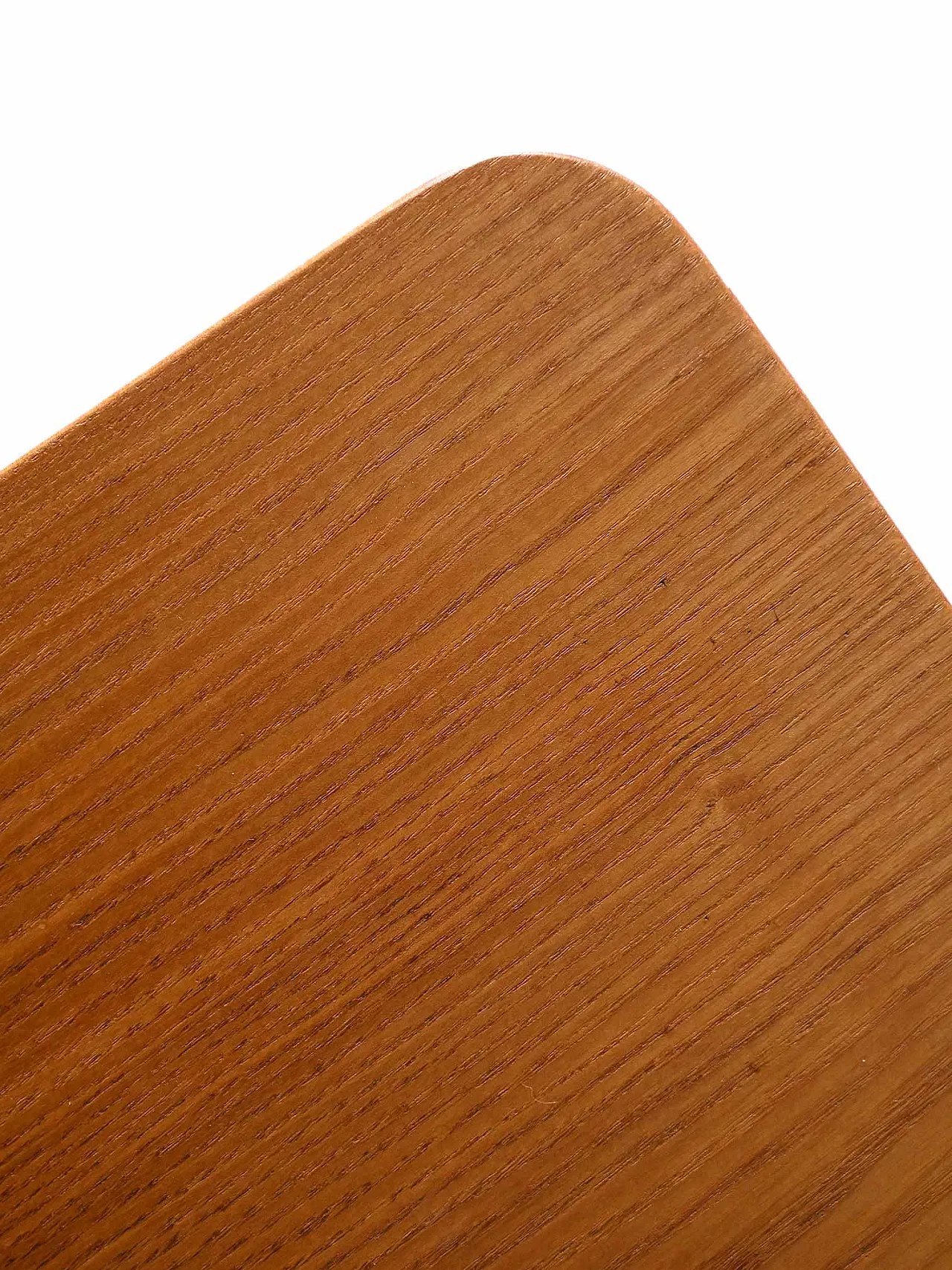 Cassettiera vintage con pomelli 9