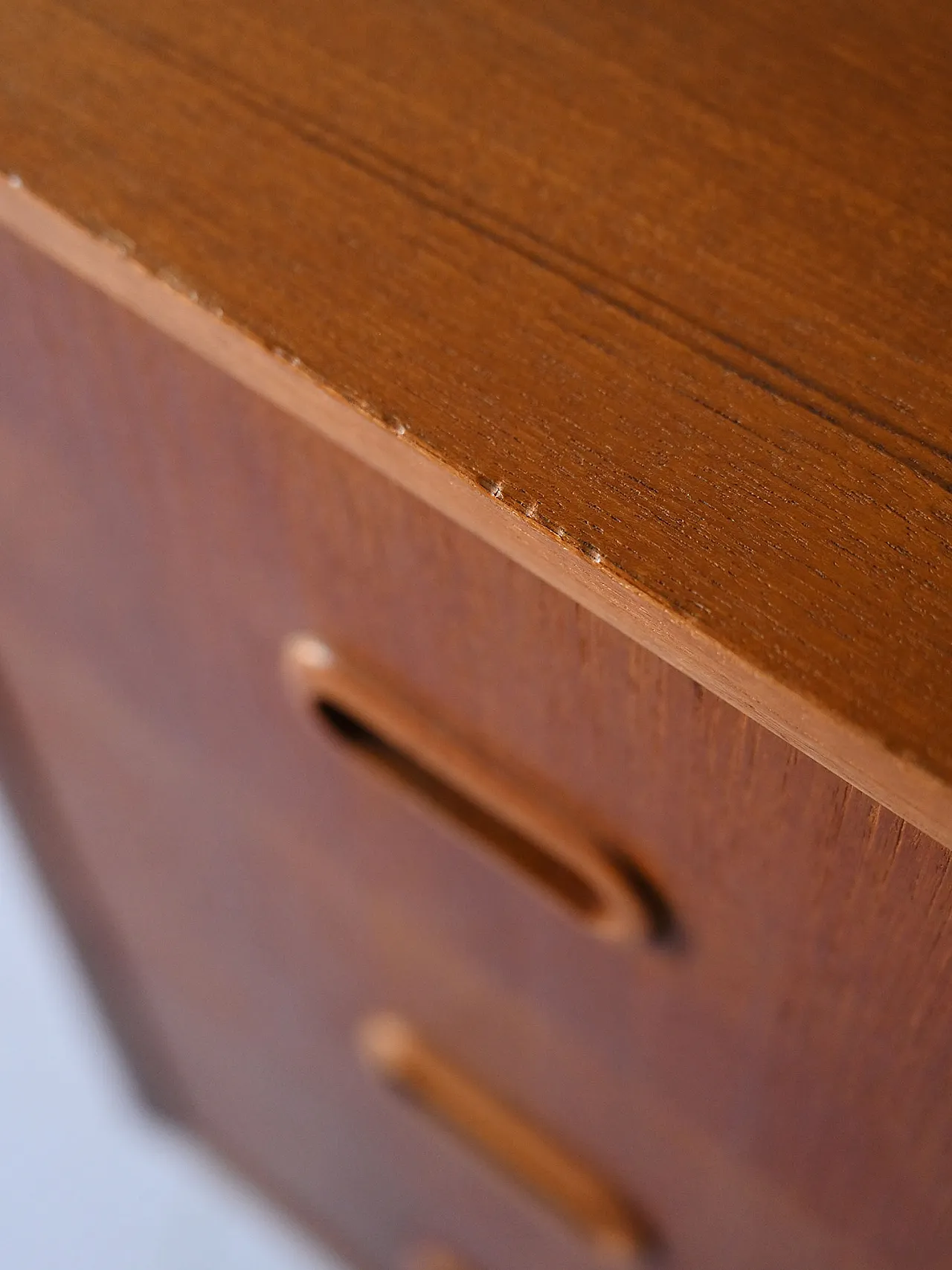 Vintage teak chest of drawers 9