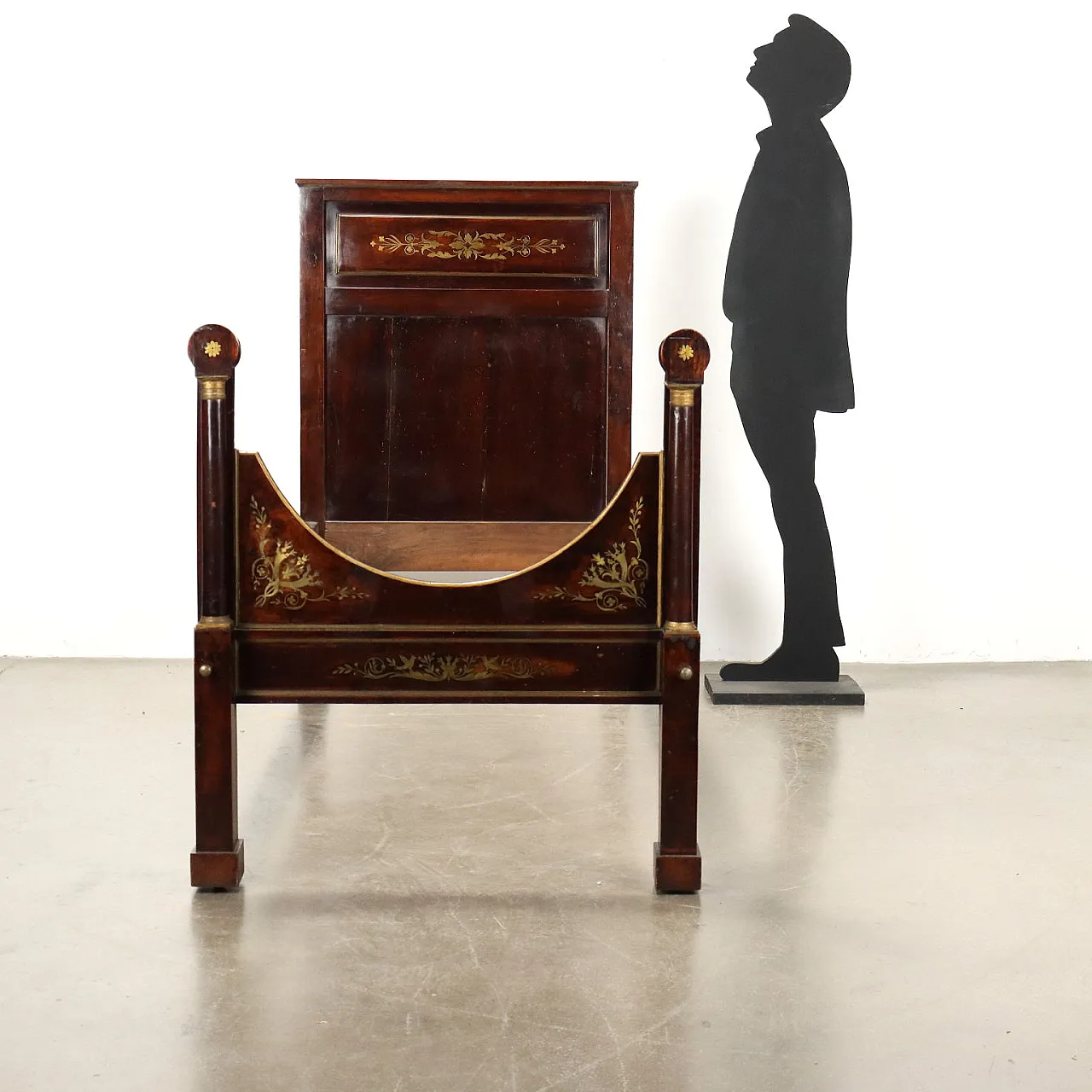 Letto singolo Impero in noce, primo '800 2