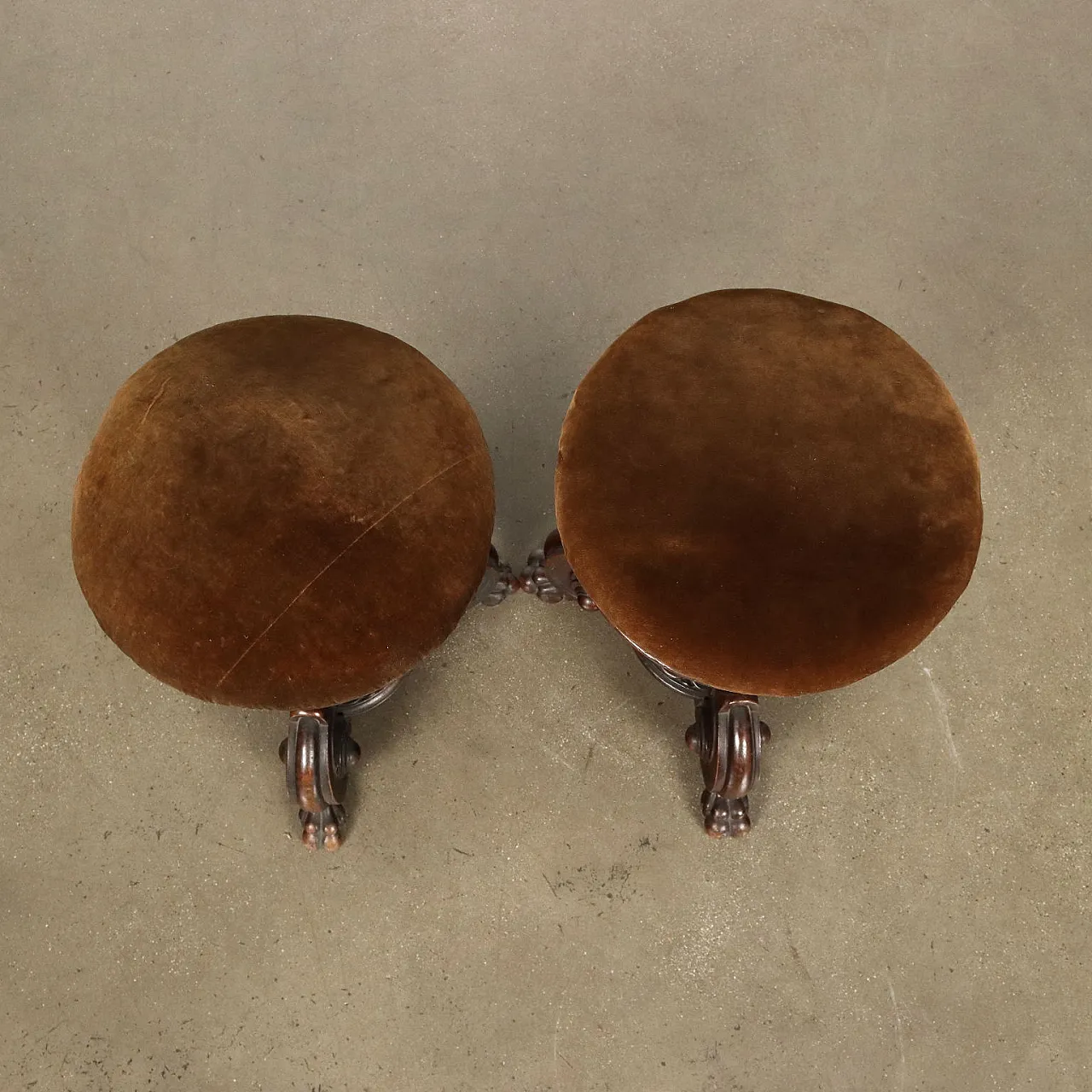 Pair of piano stools in walnut, late 19th century 4