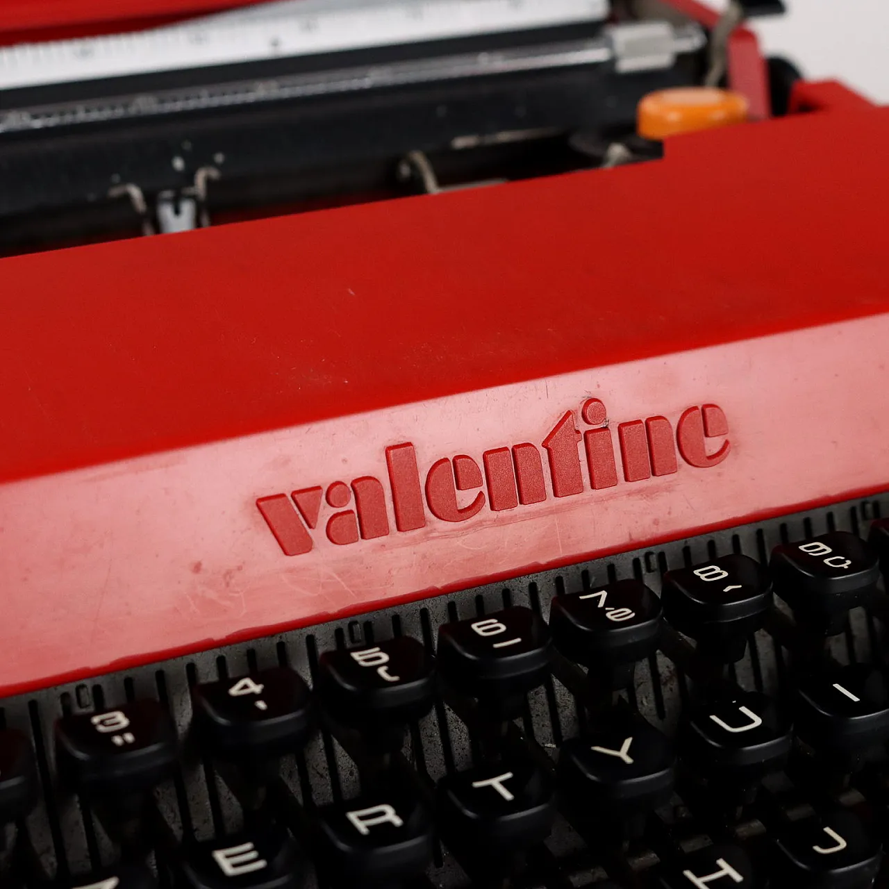 Olivetti Valentine Typewriter Vintage Design Ettore Sottsass 1960s 4