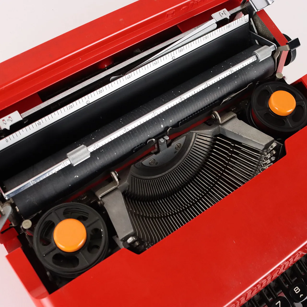 Olivetti Valentine Typewriter Vintage Design Ettore Sottsass 1960s 7