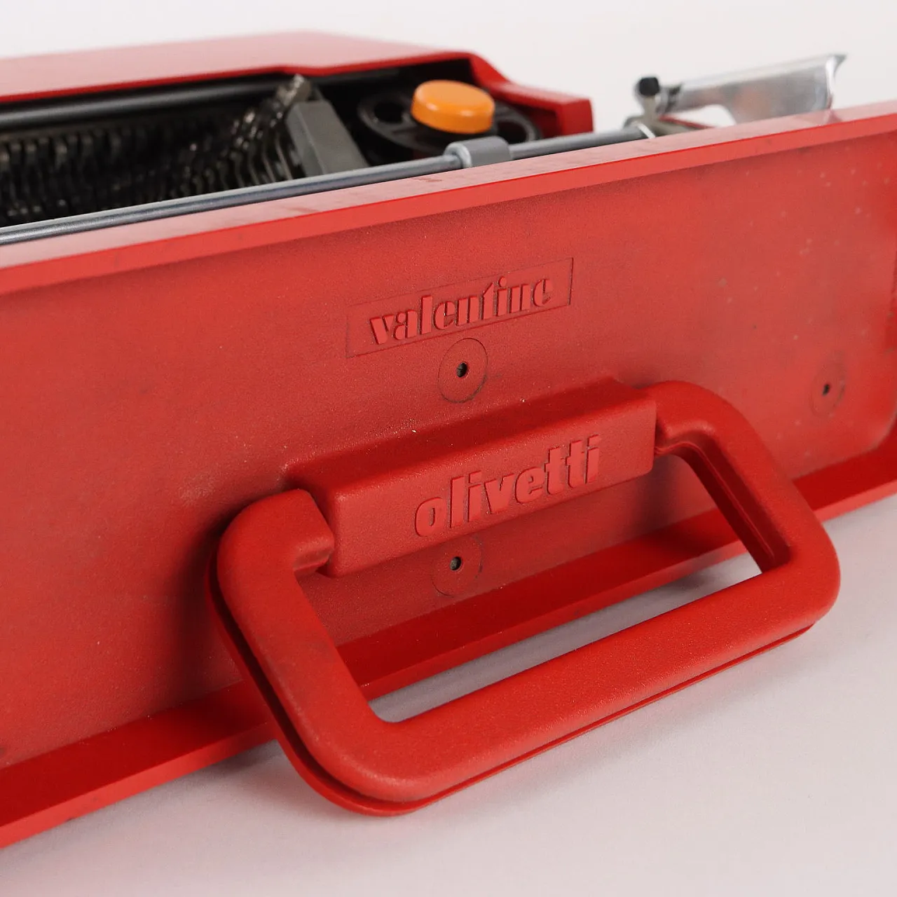 Olivetti Valentine Typewriter Vintage Design Ettore Sottsass 1960s 9