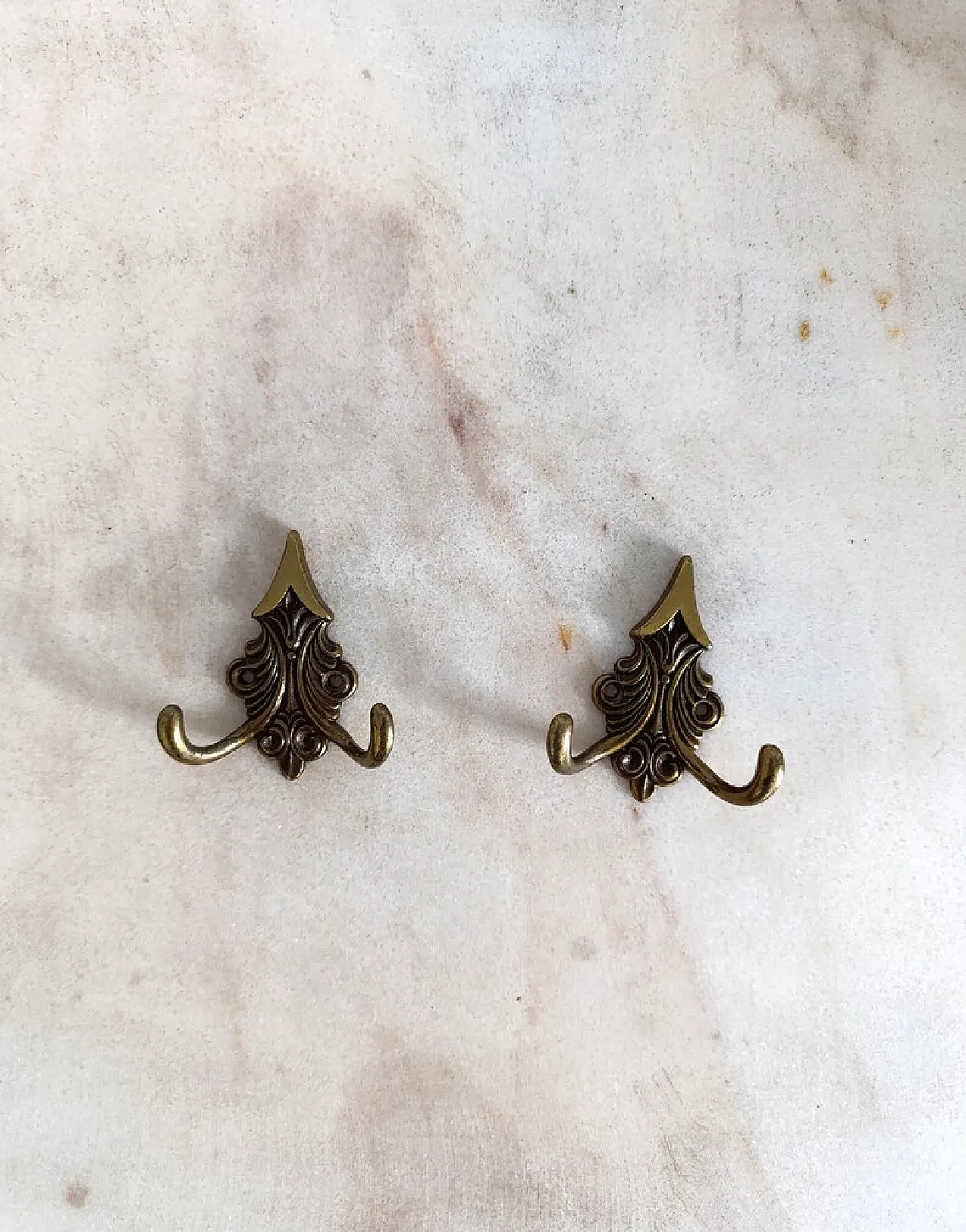 Ganci appendiabiti francesi in ottone, primi '900 3