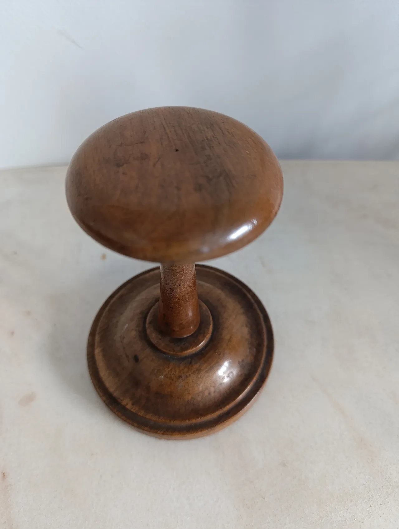 Porta cappello da tavolo inglese in legnoc, anni '30 3