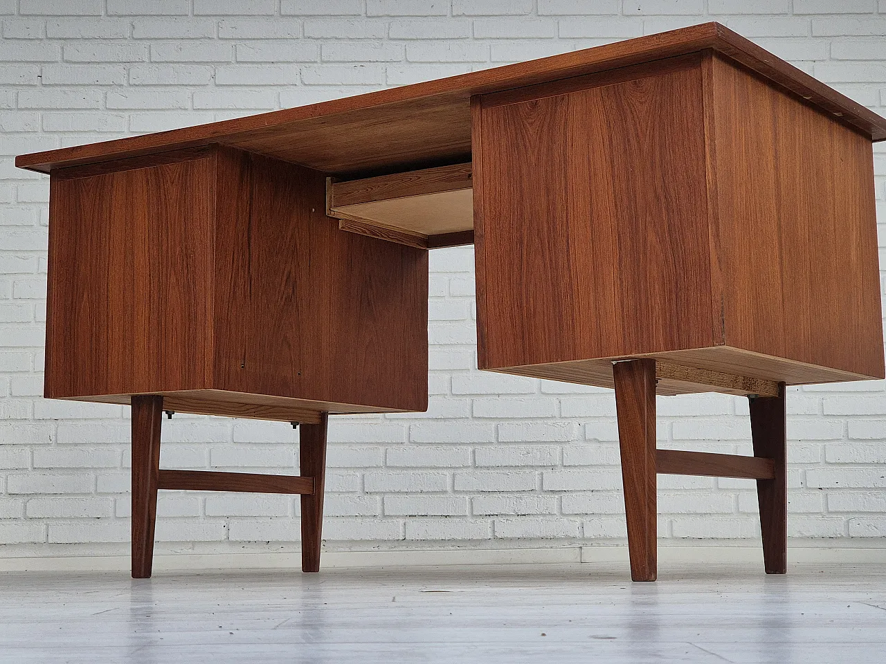 1960s, Danish teak wood desk, drawers, original. 14