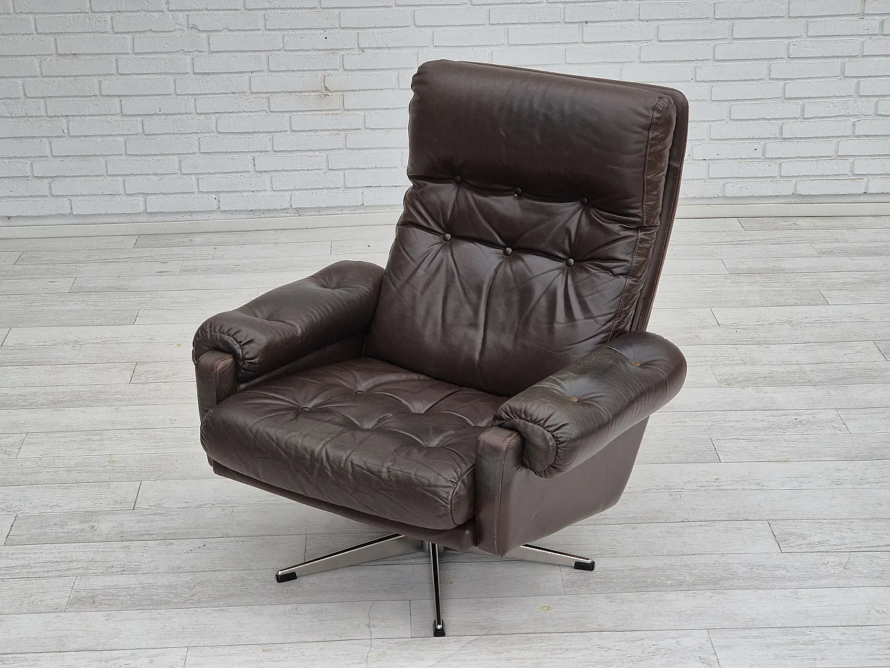 Danish leather swivel chair, 1970s 14