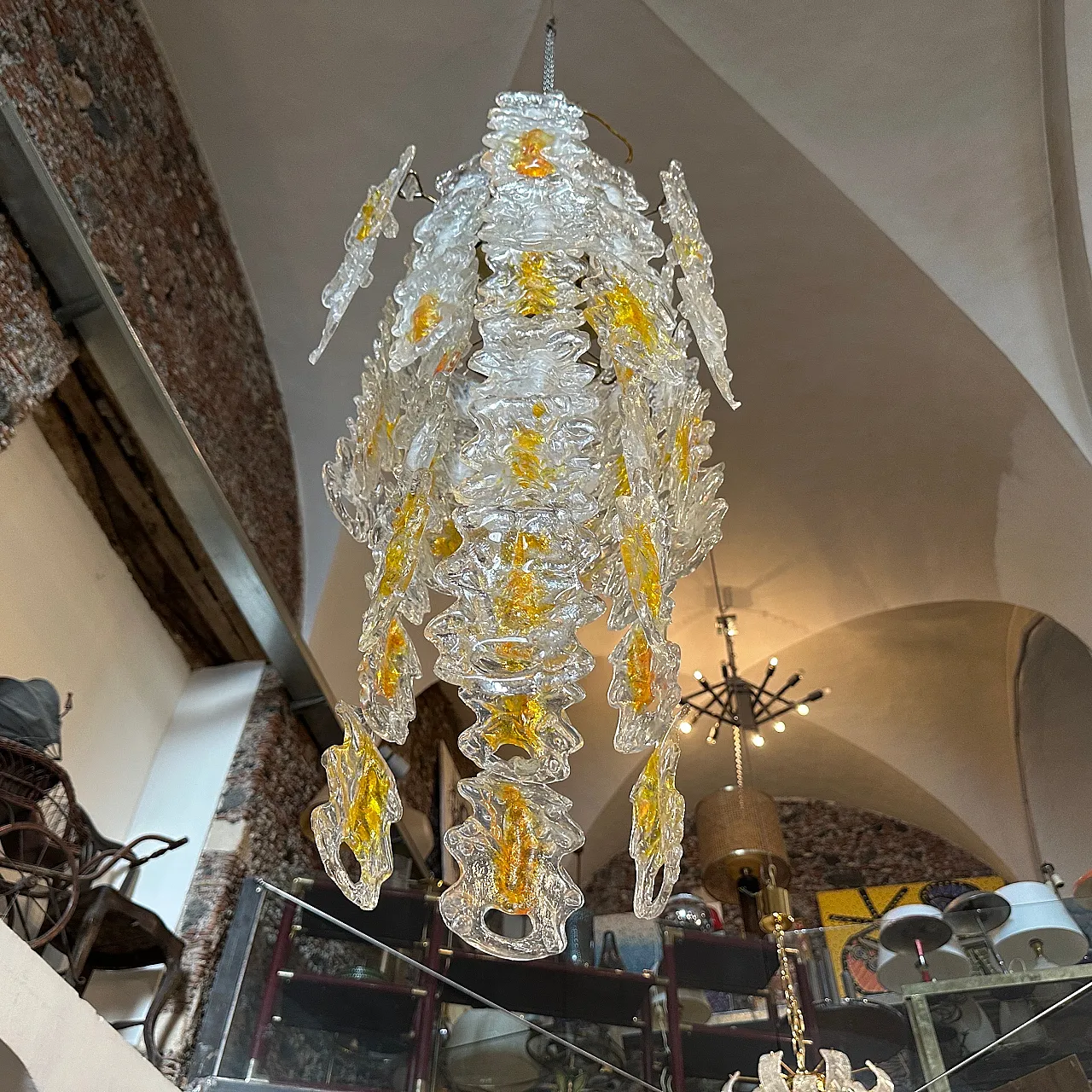 Lampadario in vetro di Murano bianco e ambra di Mazzega, anni '70 2