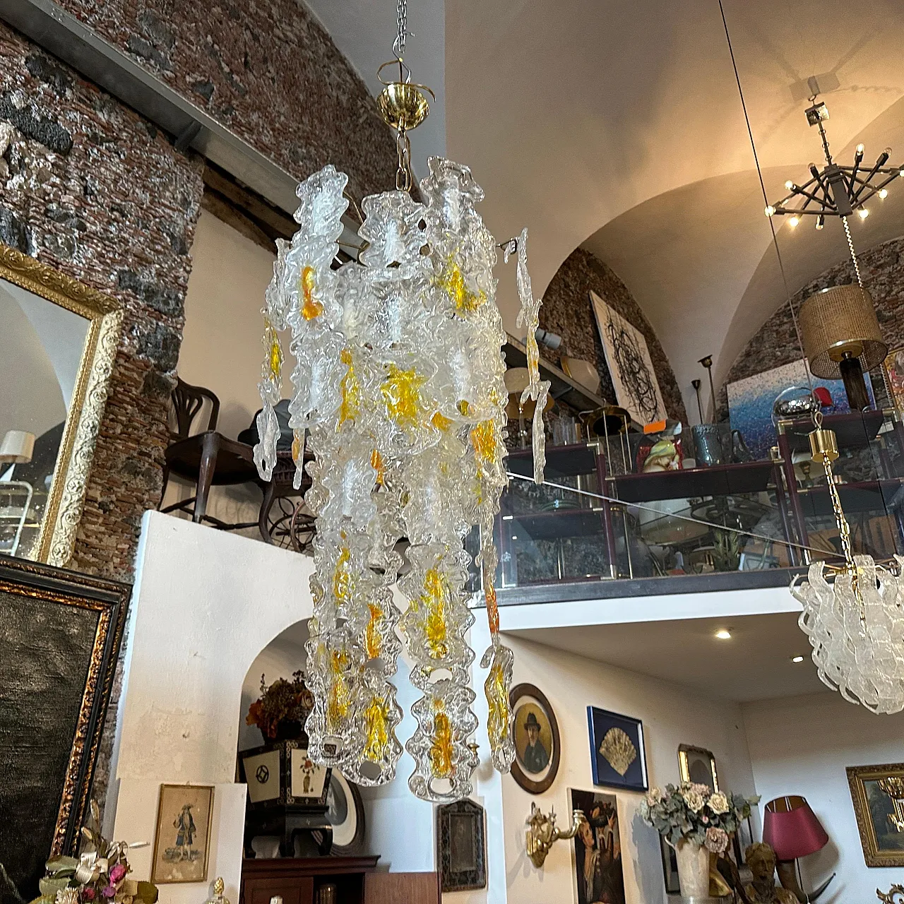 Lampadario in vetro di Murano bianco e ambra di Mazzega, anni '70 10