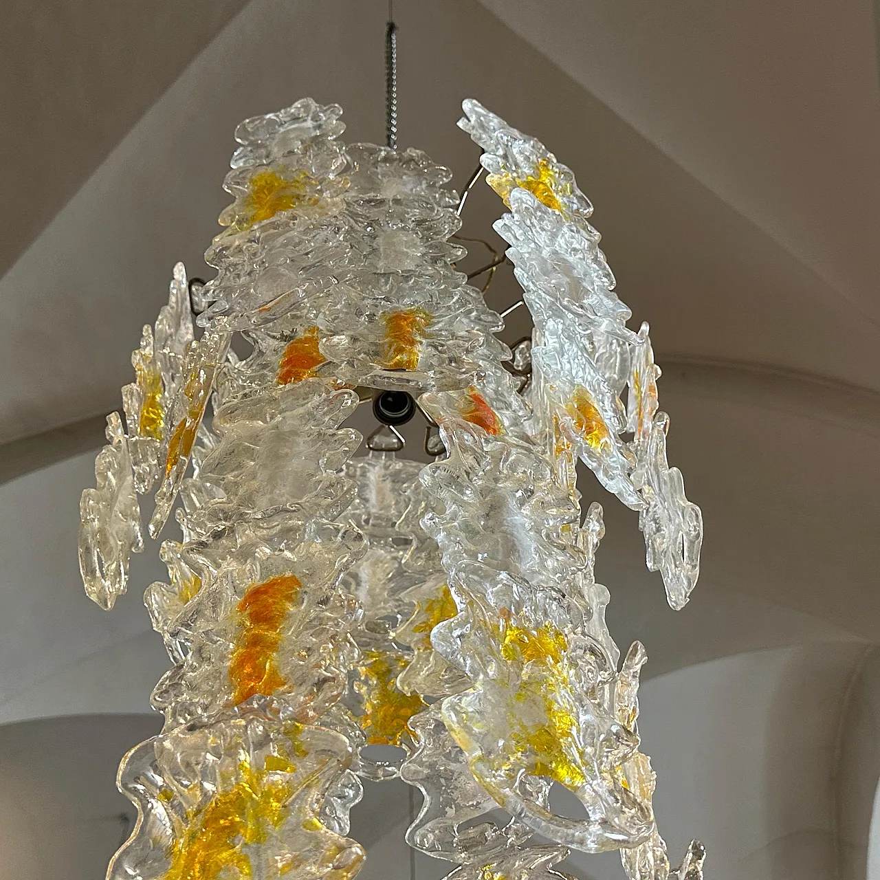 Lampadario in vetro di Murano bianco e ambra di Mazzega, anni '70 11