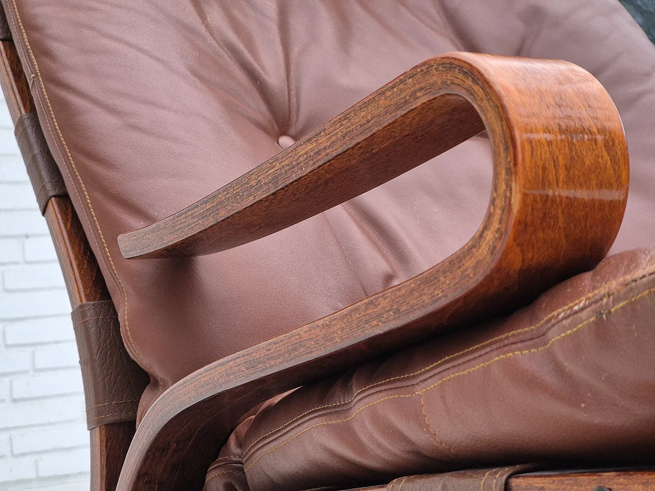 Poltrona lounge scandinavo in pelle, anni '70 11