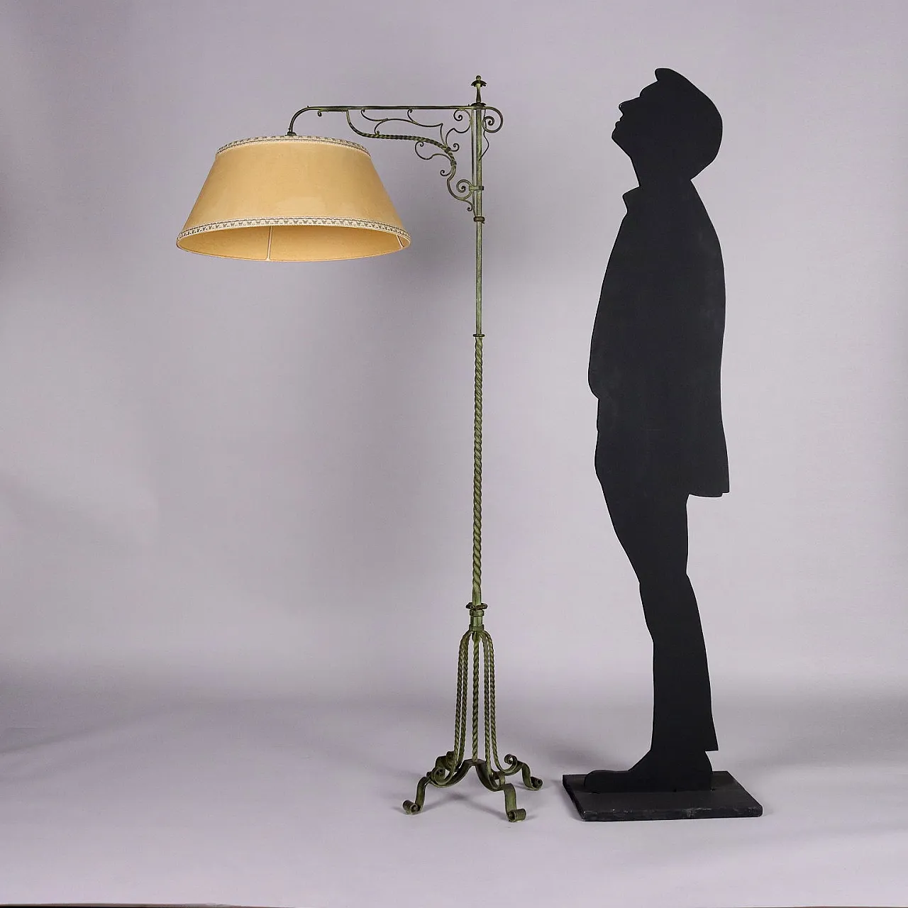 Lampada Da Terra Piantana Con Tavolino In Vetro E Paralume In PVC - 2 Luci - Ferro Battuto Nero/Bianco