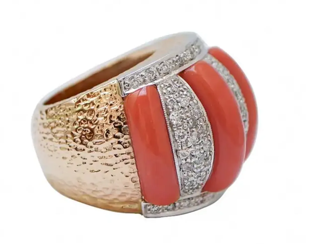 Anello con corallo, diamanti, oro rosa e oro bianco, anni '50 2