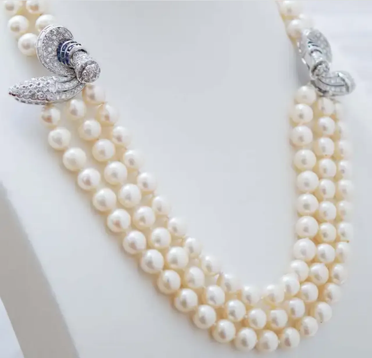 Platinum necklace with pearls, diamonds and sapphires, 1970s 3