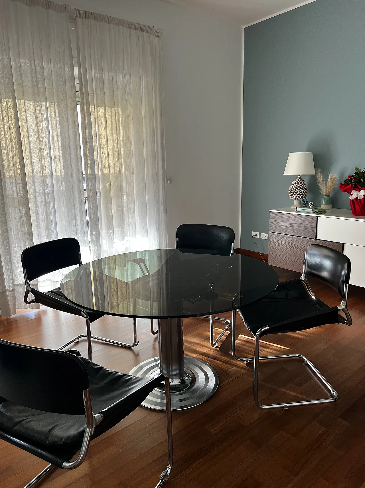 Round Space age table with glass top and chairs, 1970s 1