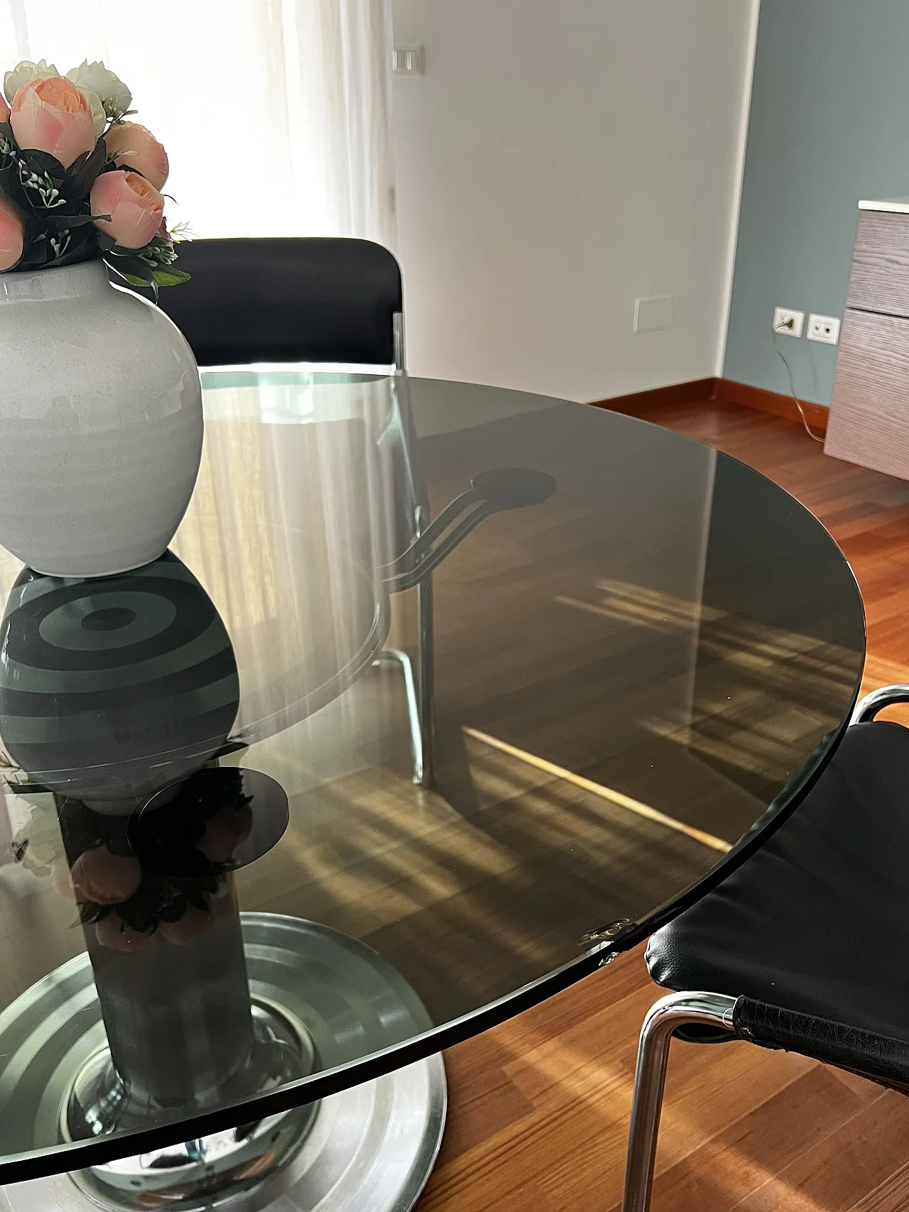 Round Space age table with glass top and chairs, 1970s 4