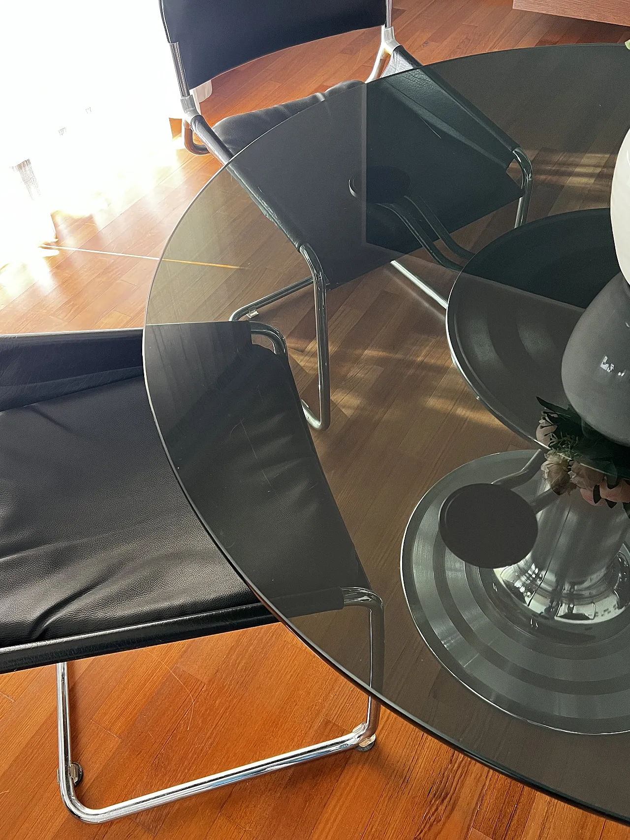 Round Space age table with glass top and chairs, 1970s 5