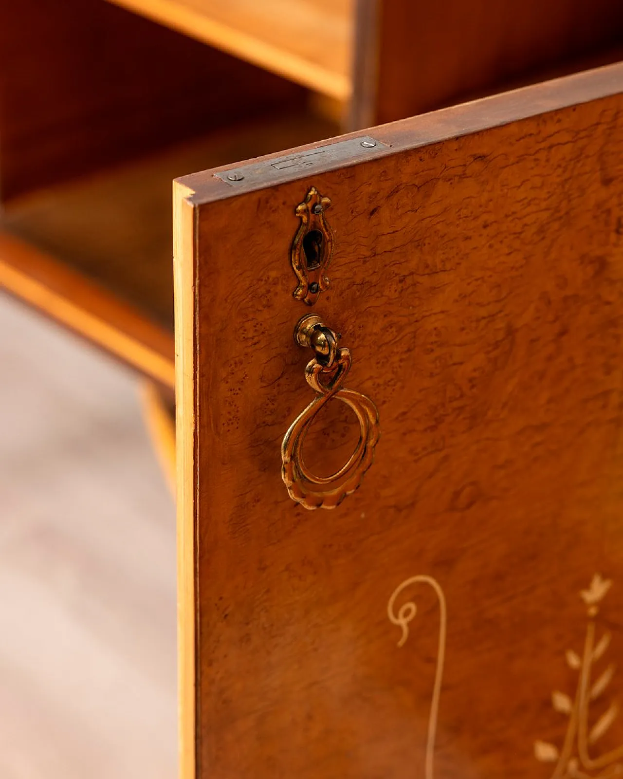 Credenza in legno e vetro, anni '30 10