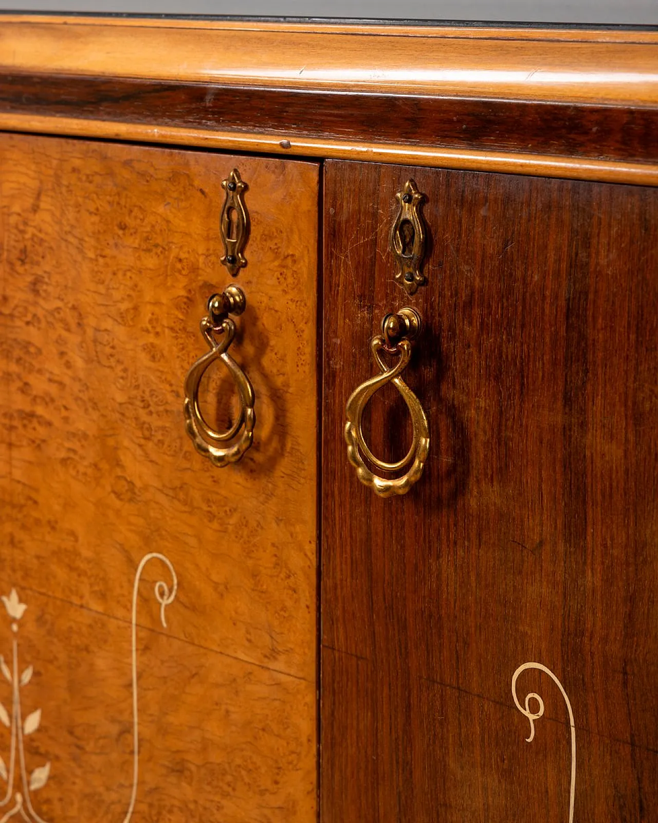 Credenza in legno e vetro, anni '30 15