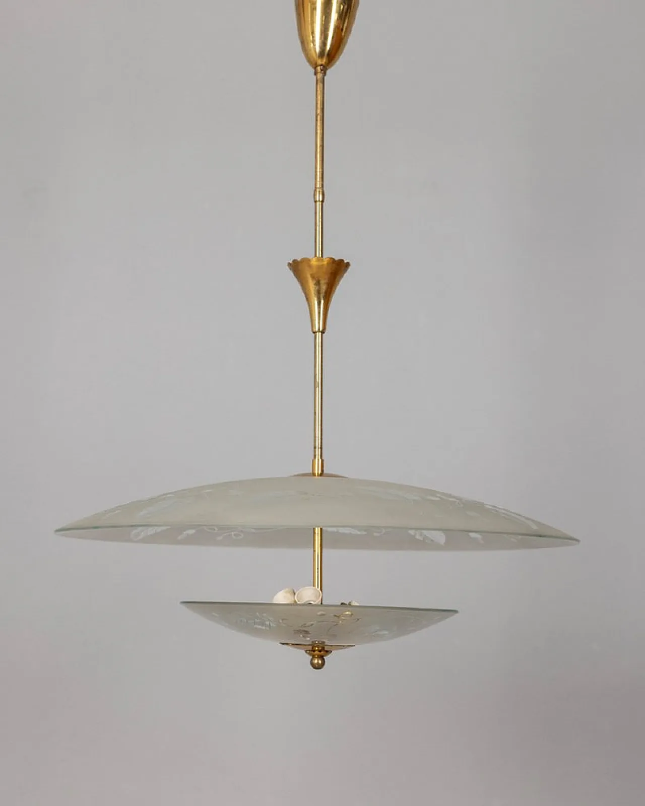 Lampada a sospensione in cristallo decorato e ottone, anni '40 1
