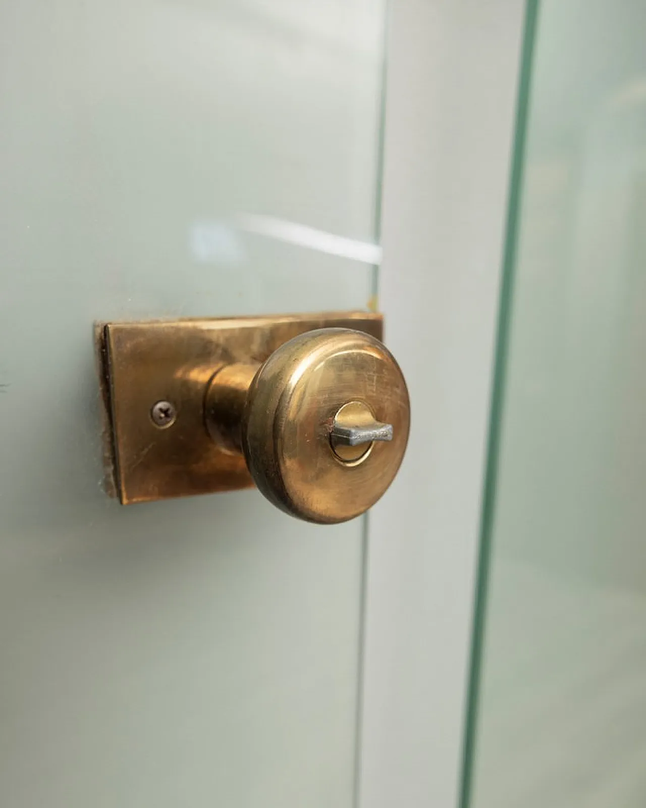 4 glass and brass doors by Fontana Arte, 1960s 5