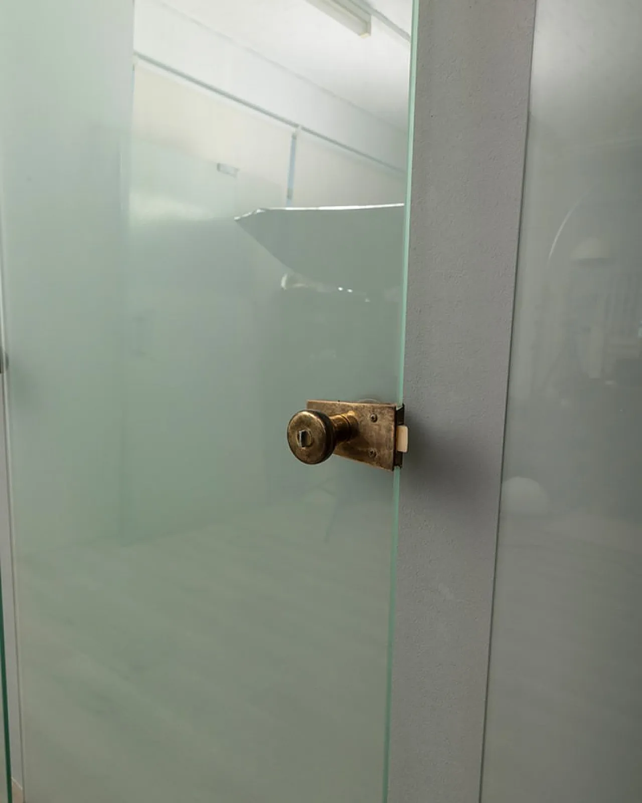 4 glass and brass doors by Fontana Arte, 1960s 10