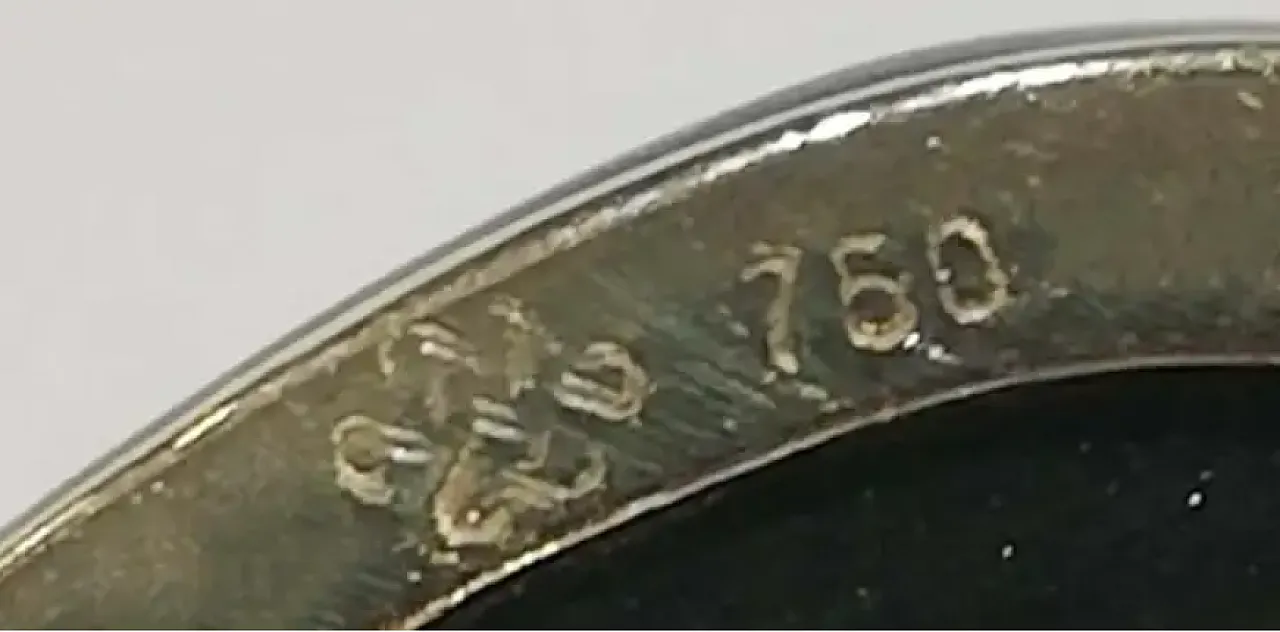 Yellow gold earrings with onyx, coral and diamonds, 1950s 5