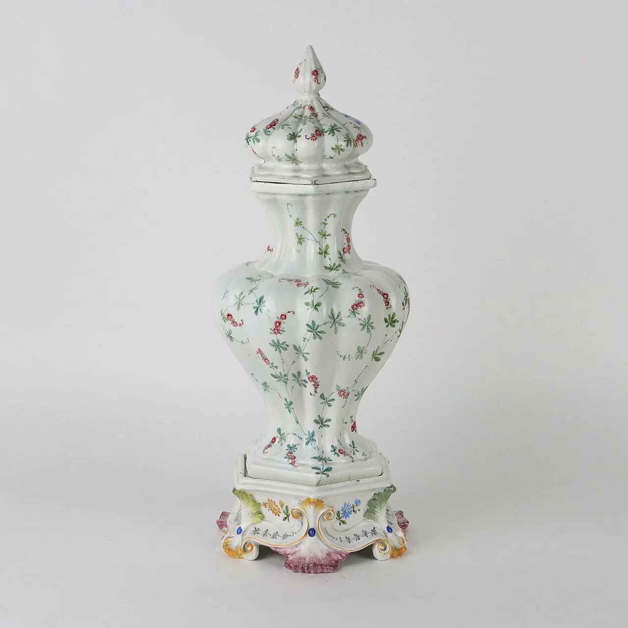 Majolica vase by Manifattura Raffaele Passarin, late 19th century 7