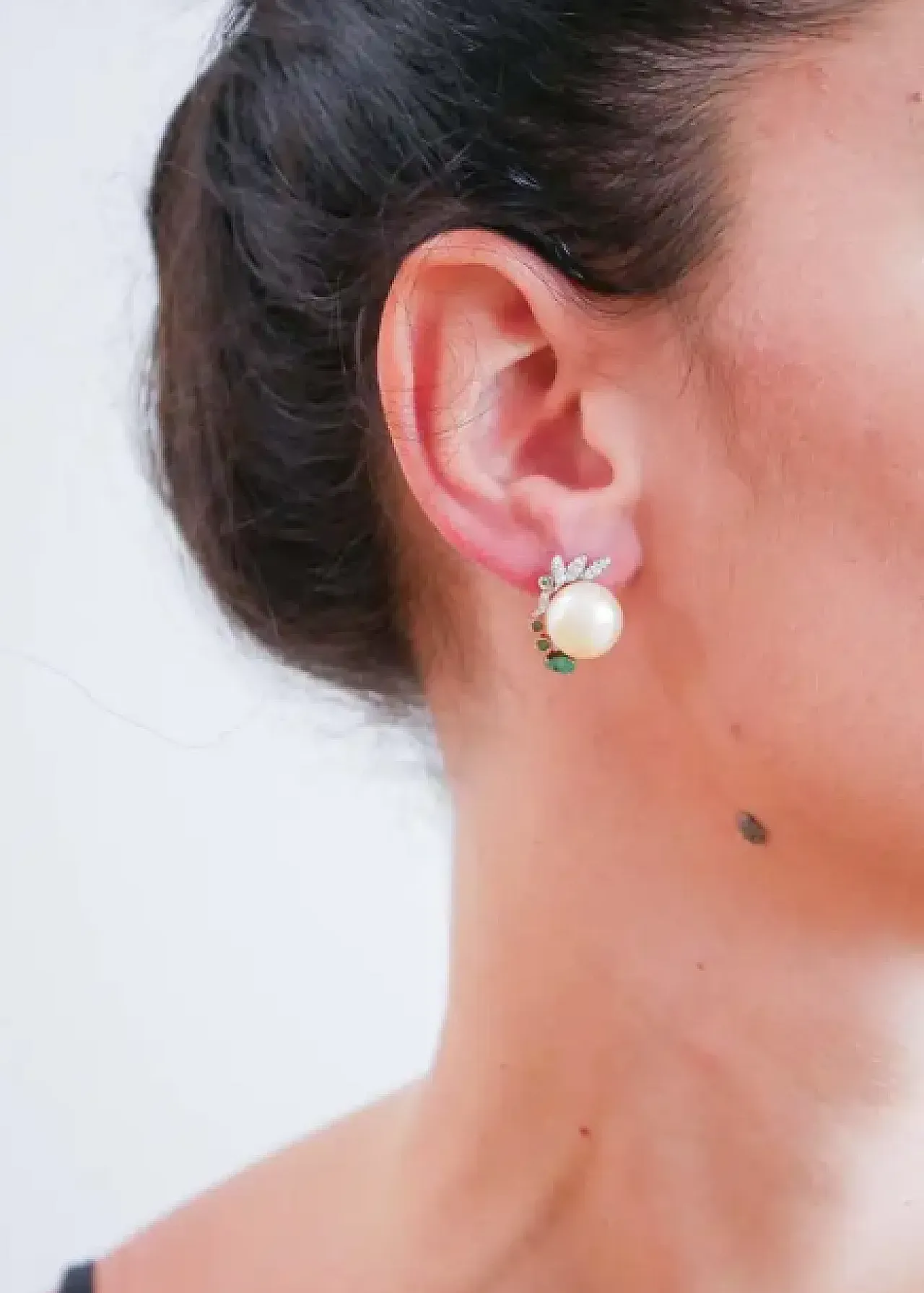 Rose gold earrings with pearls, emeralds, diamonds, 1970s 3