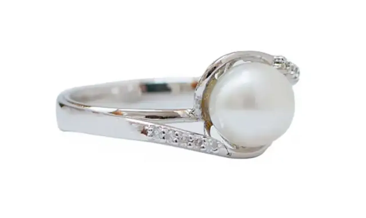 Anello in oro bianco 18 carati con perla e diamanti, anni 2000 2