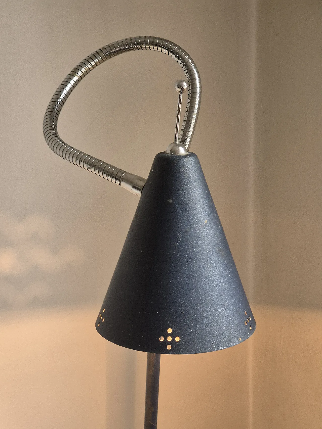 Lampada da terra italiana orientabile, anni '70 2