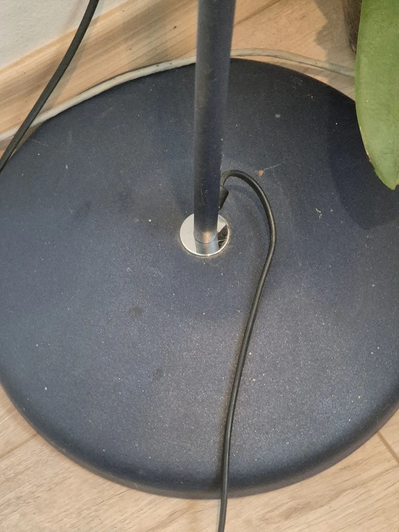 Lampada da terra italiana orientabile, anni '70 4