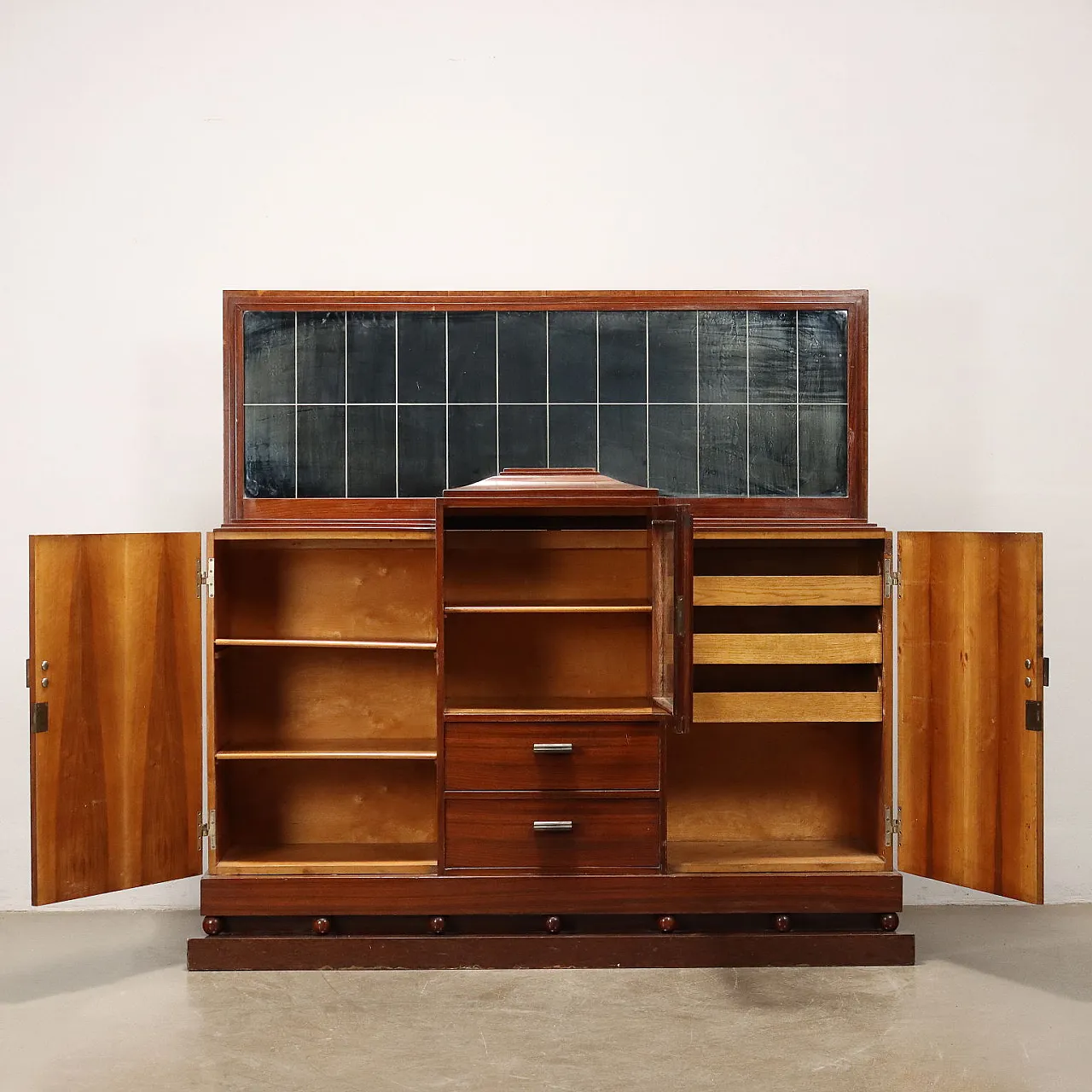 Walnut and burl veneer sideboard with mirror and hinged doors, 1920s 3