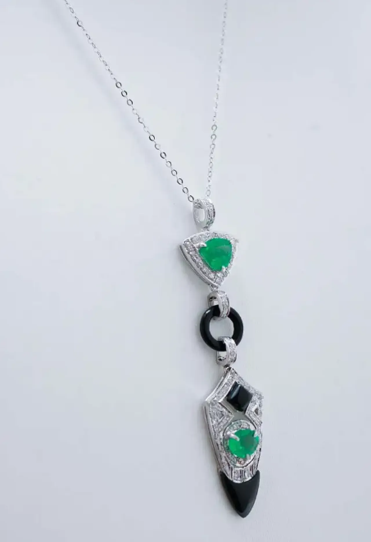 Necklace with onyx, emeralds, diamonds and platinum pendant, 1970s 3