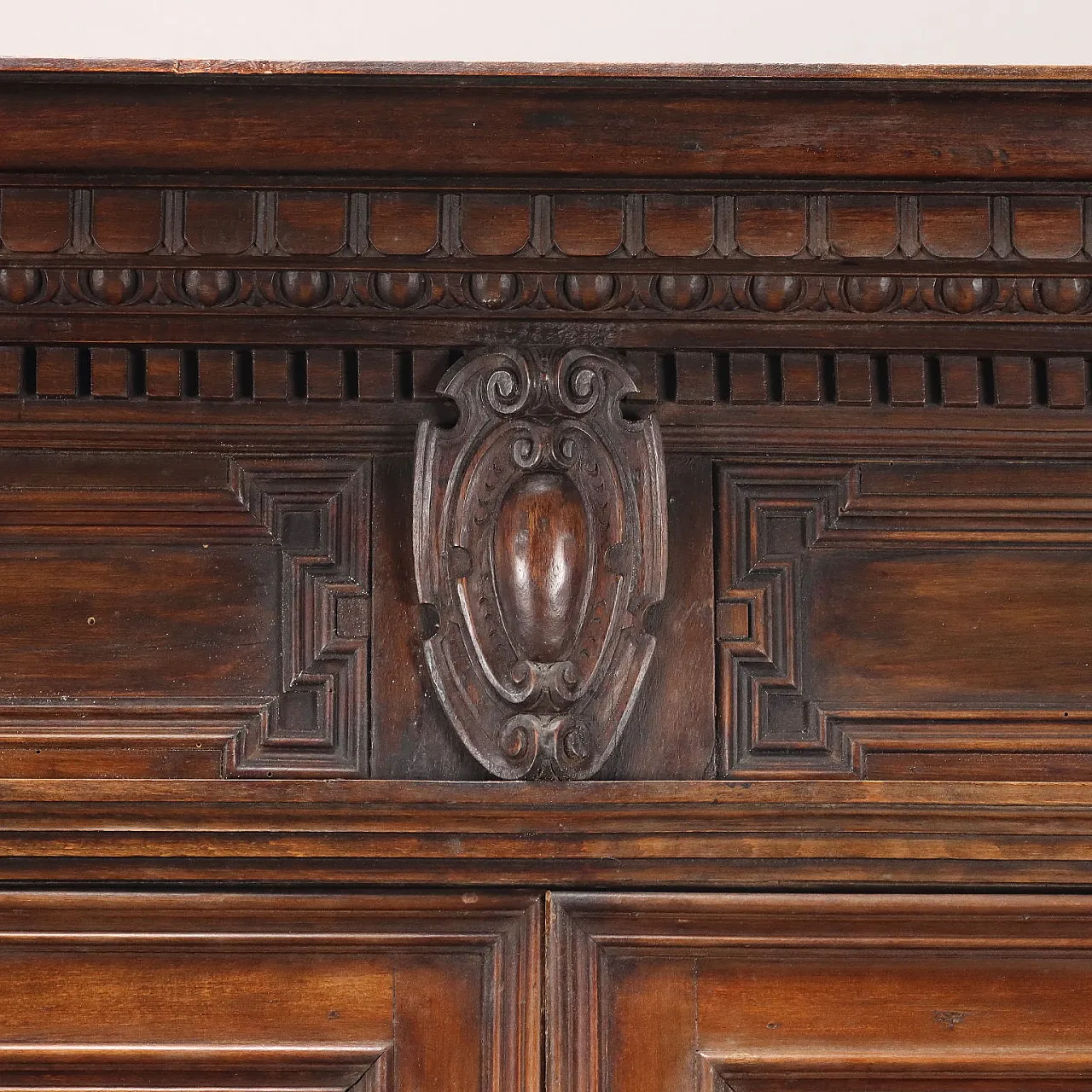 Double-body sideboard made of carved spruce and iron grating 5
