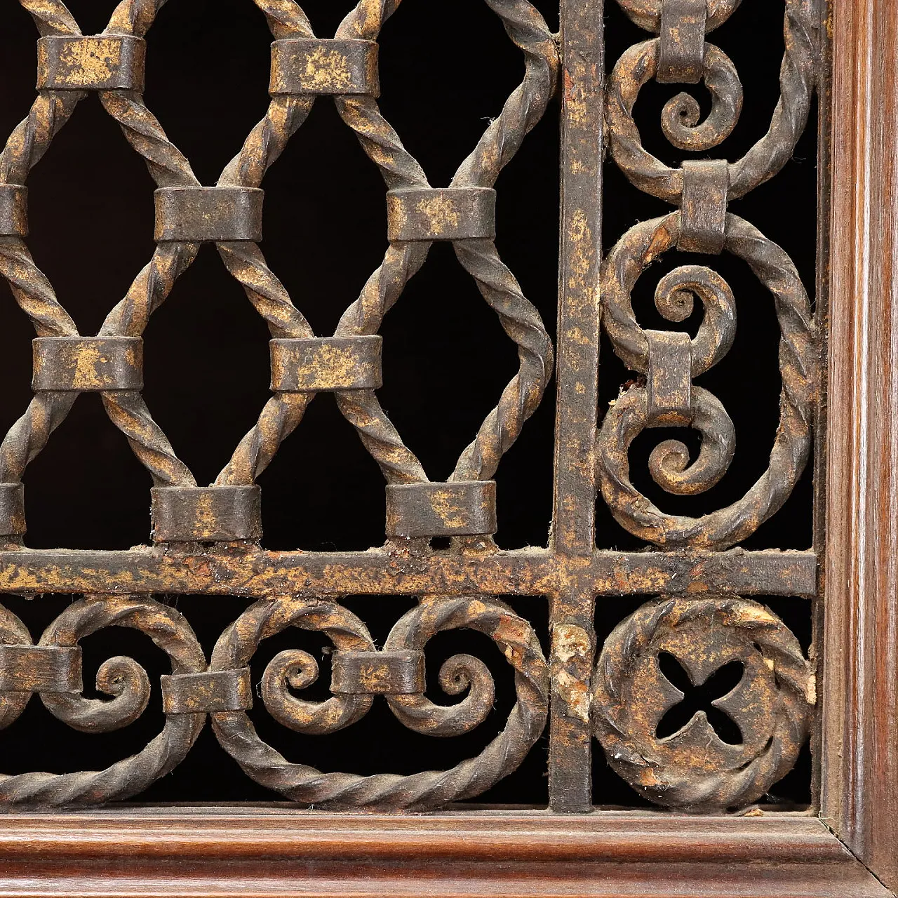 Double-body sideboard made of carved spruce and iron grating 7