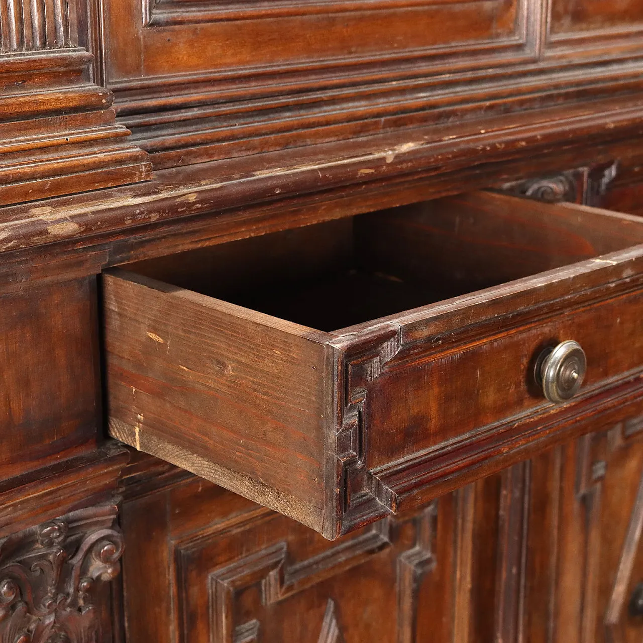 Double-body sideboard made of carved spruce and iron grating 9