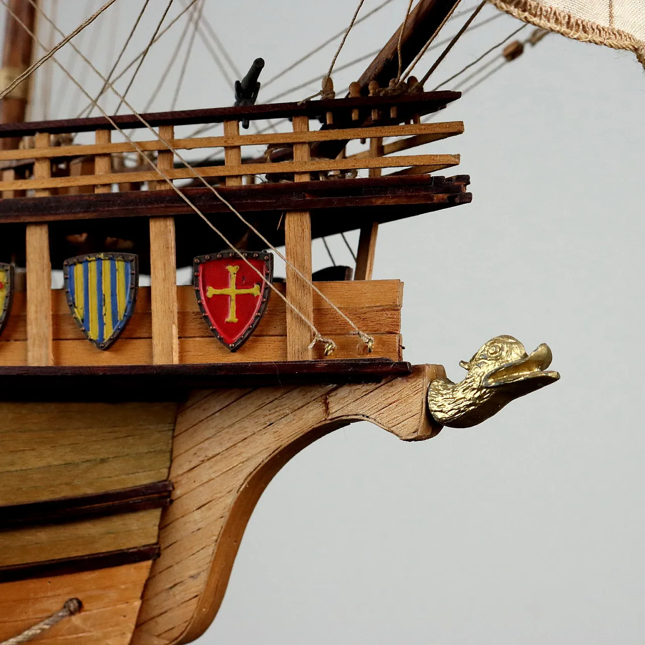 Model of a vessel Atlantic Carrack handmade in Italy, 20th century 4